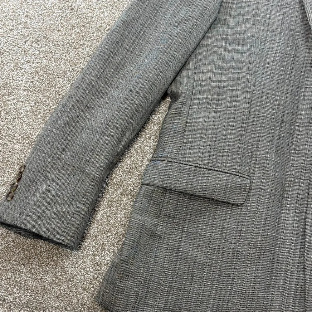 Jos. A. Bank Metropolitan Men 42 RG Gray Plaid 100% Wool Sport Coat Blazer 42R